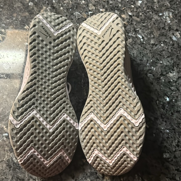 White Nike Revolution Size 9 - Picture 5 of 6